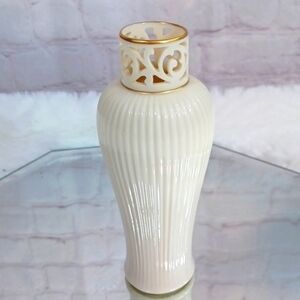 Lenox Made,In USA Collectable  Vintage  Vase 24Kt Gold Trim 7 Inches Tall